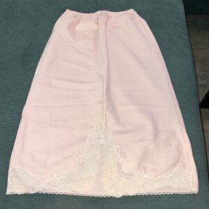 Sara Beth vintage Pale Pink Lace Trim Half Slip Petite